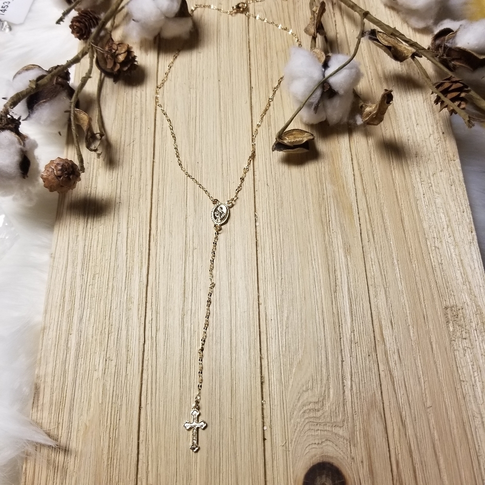 🌟🌟NEW🌟🌟BEAUTIFUL!! Cross Rosary necklace in GOLD🌟🌟 - Picture 10 of 11